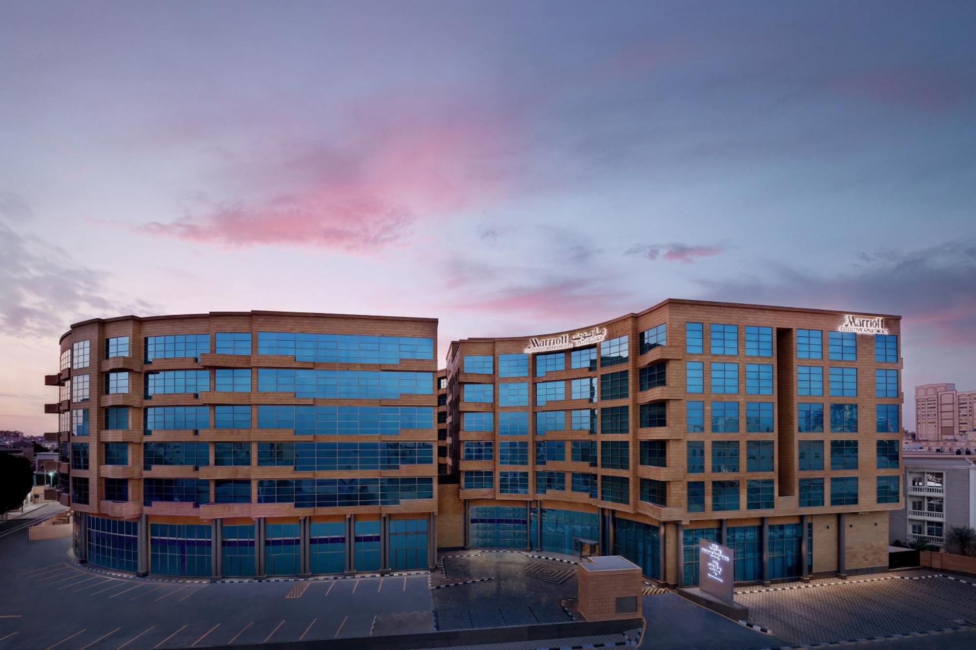 Marriott Executive Apartments Al Khobar Exterior foto The hotel in 2012